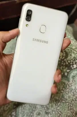 Samsung Galaxy A30