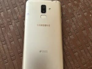 Samsung Galaxy J8