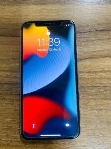 iPhone X - photo 1
