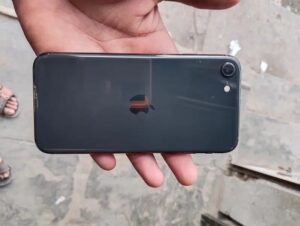 iPhone SE 2020 - photo 2