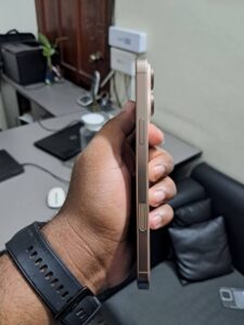 Apple iPhone 16 Pro Max - photo 3