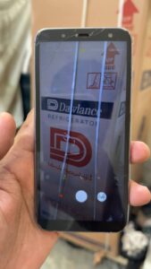 Samsung Mobile J6 - photo 2