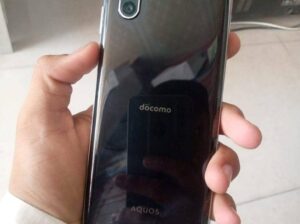 aquos r2