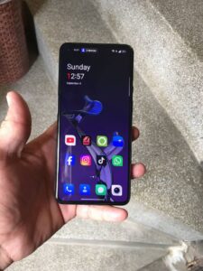 One Plus 9 5G - photo 1