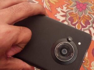 Aquos r7