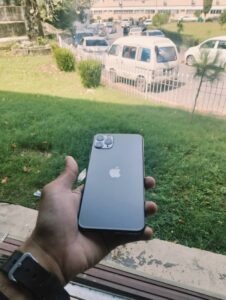 Apple iPhone 11 Pro Max - photo 4