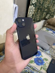 iPhone 13 - photo 1