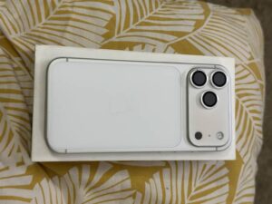 Apple iPhone 17 Pro Max - photo 3