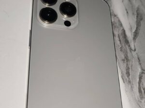Apple iPhone 16 Pro Max