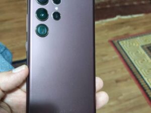 Samsung Galaxy S22 Ultra in MINT Condition