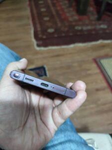 Samsung Galaxy S22 Ultra in MINT Condition - photo 8