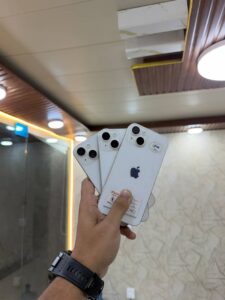 Apple iPhone 14 - photo 1