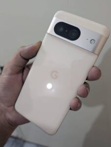 Google Pixel 8 - photo 1