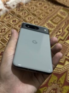 Google Pixel 8 - photo 1