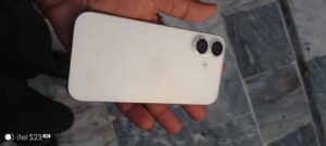 Apple iPhone 16 - photo 9