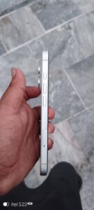 Apple iPhone 16 - photo 3