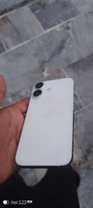 Apple iPhone 16 - photo 4