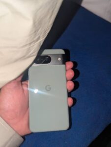 Google Pixel 8 - photo 3