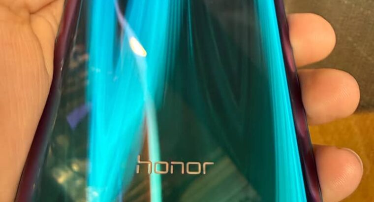 HONOR 10 – Premium Flagship Smartphone