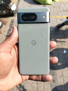 Google Pixel 8 - photo 1