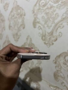 Apple iPhone 16 Pro - photo 6