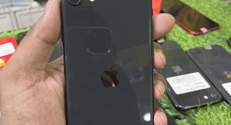 Apple iPhone SE
