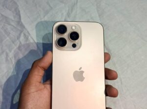 Apple iPhone 16 Pro Max