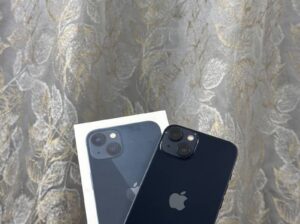 Apple iPhone 13