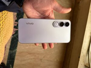 Vivo V70 FE 5G - photo 3