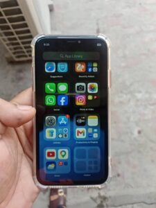 Apple iPhone XR - photo 2