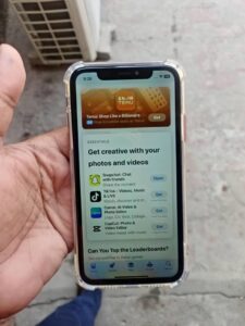 Apple iPhone XR - photo 3