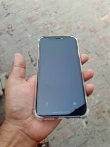 Apple iPhone XR - photo 6