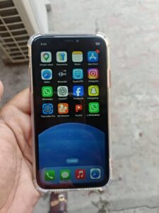 Apple iPhone XR - photo 8