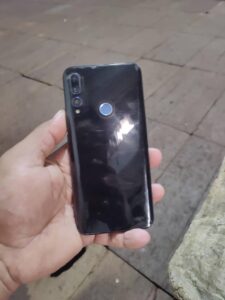 Huawei Y9 - photo 3