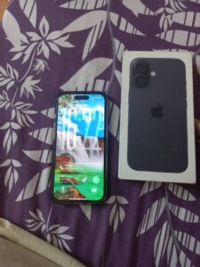 Apple iPhone 16 factory unlocked - photo 6