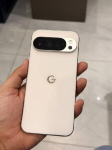 Google Pixel 10 Pro XL - photo 6