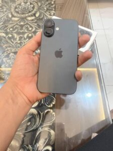 Apple iPhone 16 - photo 1