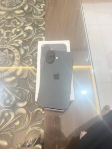 Apple iPhone 16 - photo 4