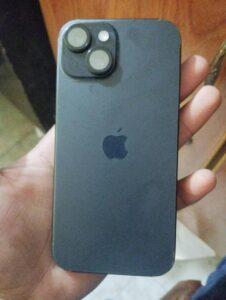 iPhone 15 - photo 3