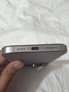 Apple iPhone 16 Pro Max - photo 2
