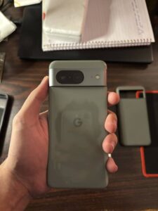 Google Pixel 8 - photo 1