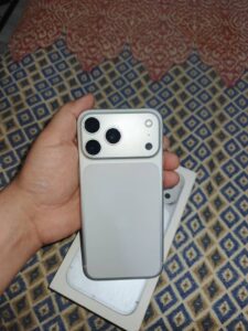 Apple iPhone 17 Pro Max - photo 1