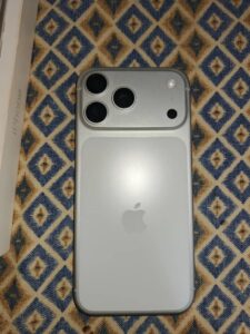 Apple iPhone 17 Pro Max - photo 9