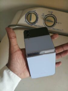 Samsung Mobile Z Flip 4 - photo 5