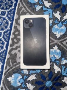 Apple iPhone 13 - photo 1
