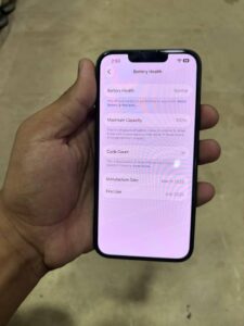 Apple iPhone 16e - photo 2