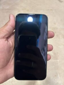 Apple iPhone 16e - photo 8