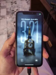 iPhone 11 - photo 2