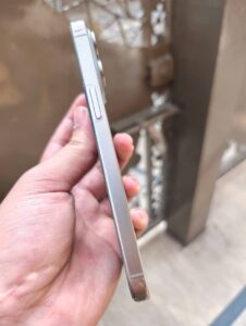 Apple iPhone 15 Pro Max - photo 4
