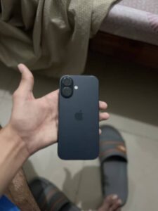 Apple iPhone 16 - photo 1
